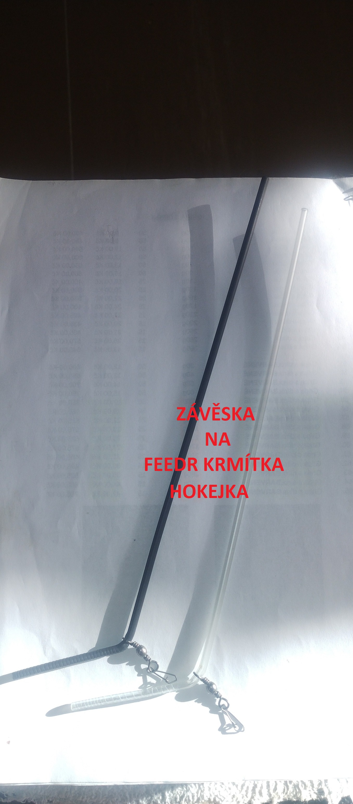 ZÁVĚSKA NA FEEDROVÁ KRMITKA  ROVNÁ - NEBO - HOKEJKA